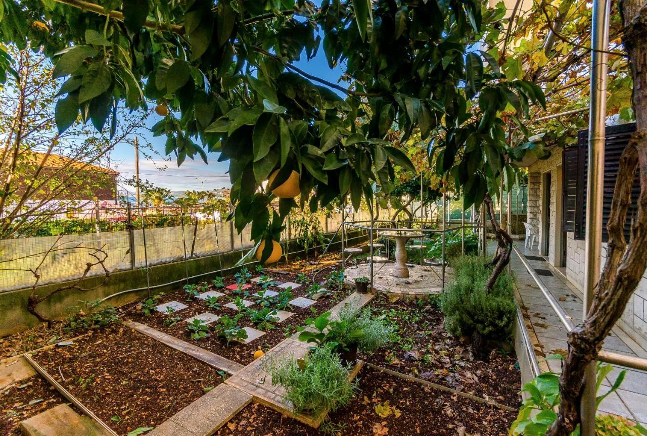 Apartments Anna Трогир Екстериор снимка